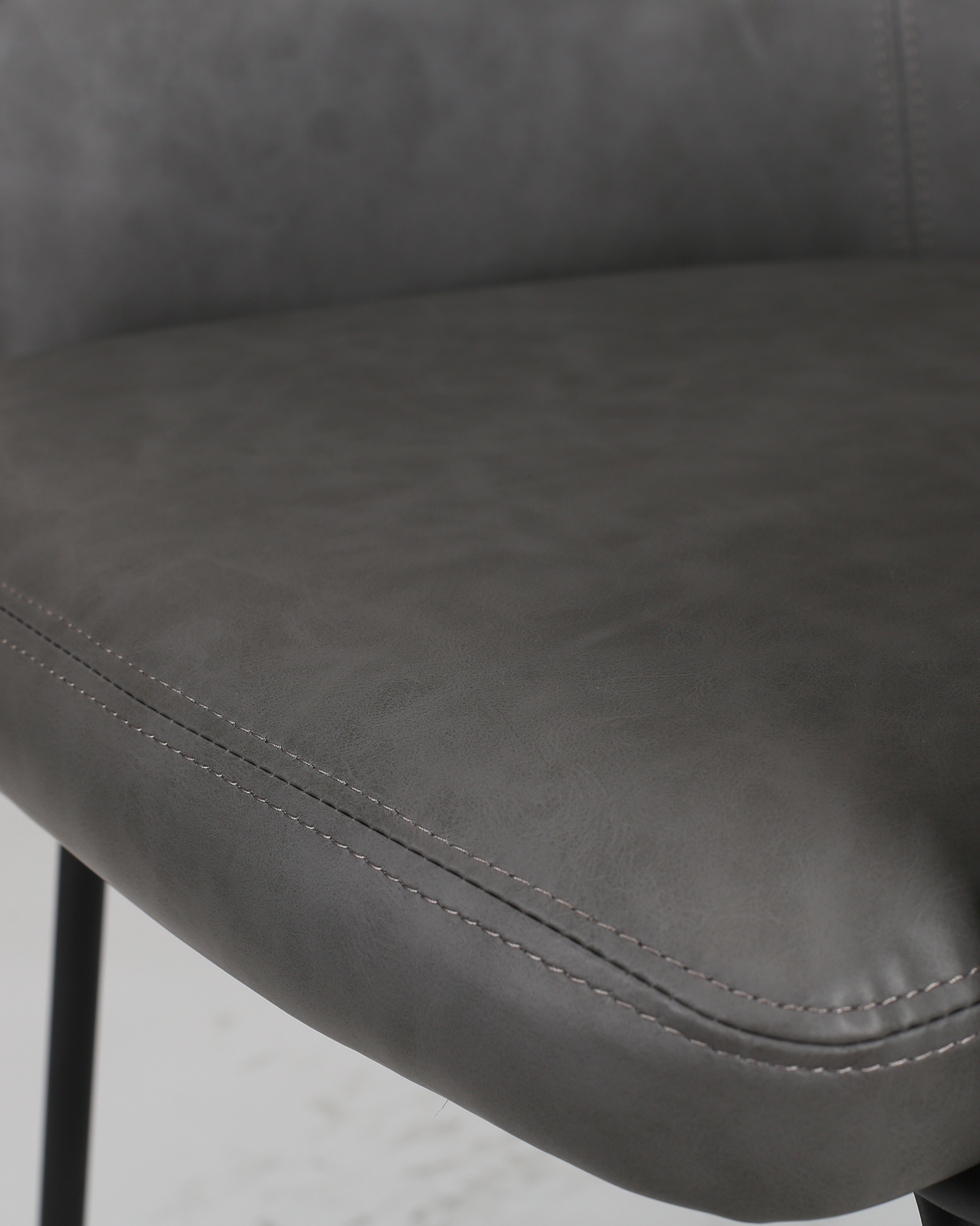 Läder matstol med arm Läder matstol med arm