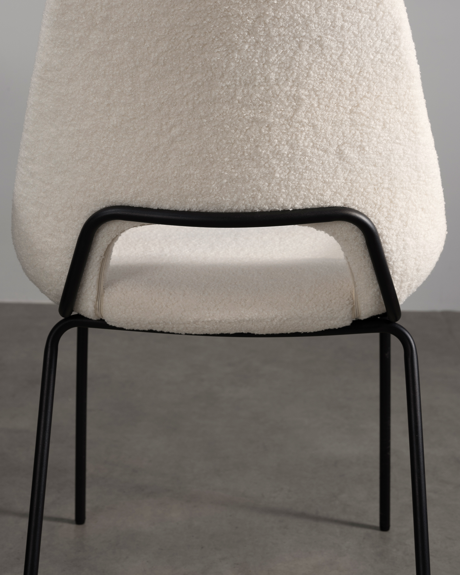 Matstol med ihålig rygg Matstol med ihålig rygg