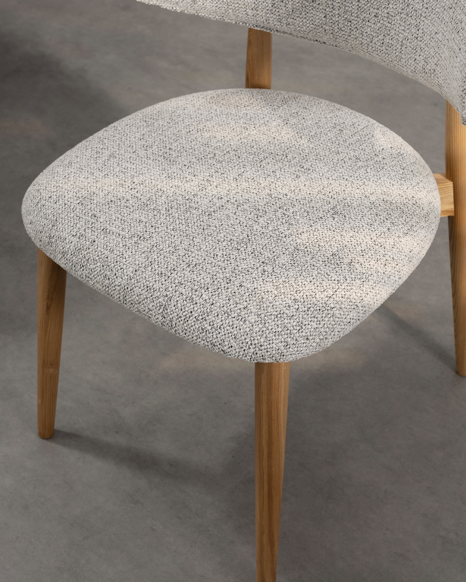 Klädda solida trästolar Klädda solida trästolar