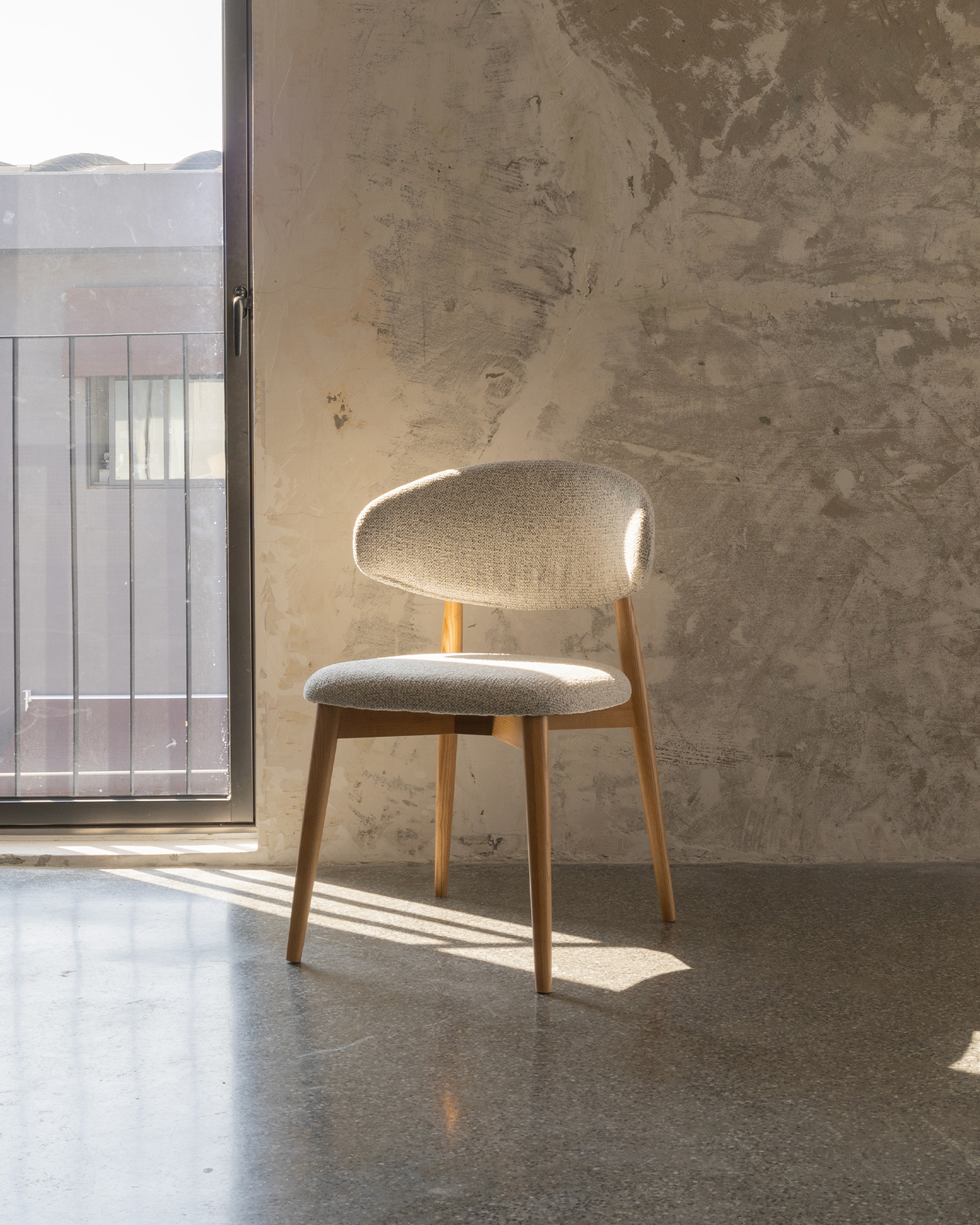 Klädda solida trästolar Klädda solida trästolar