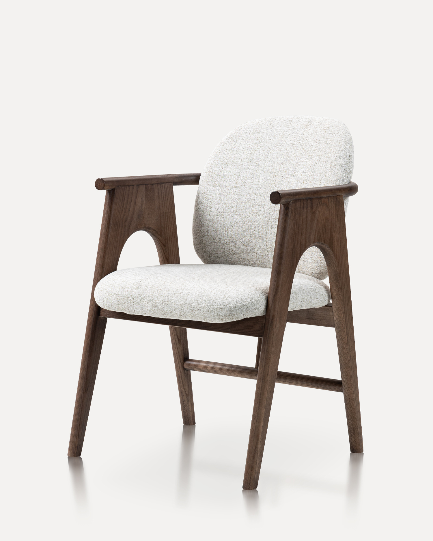 Elegant klädd trästol