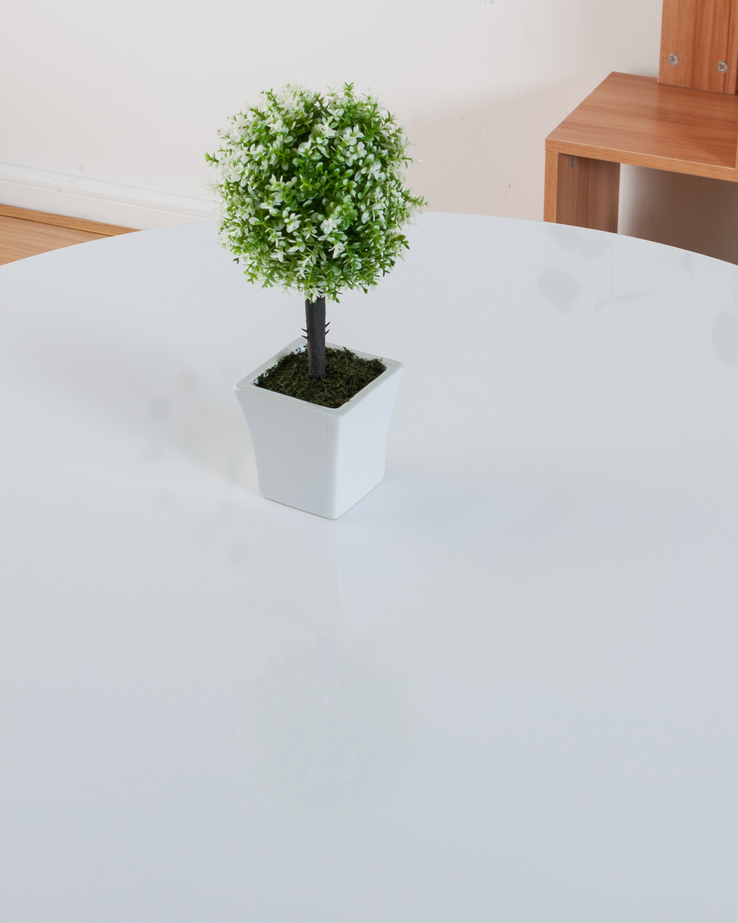 Nordisk rund trä matbord Nordisk rund trä matbord