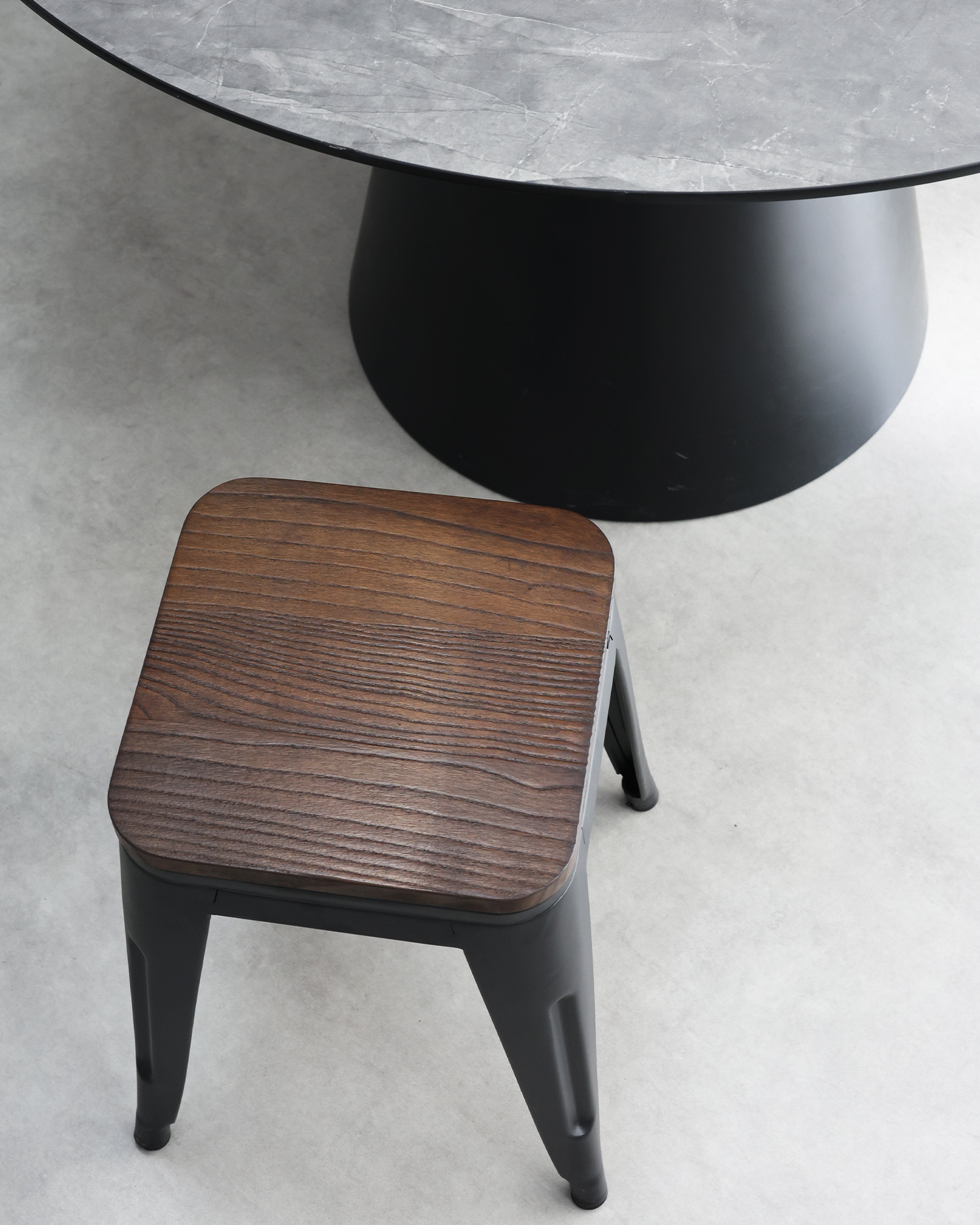 Industriella trä-designstolar Industriella trä-designstolar