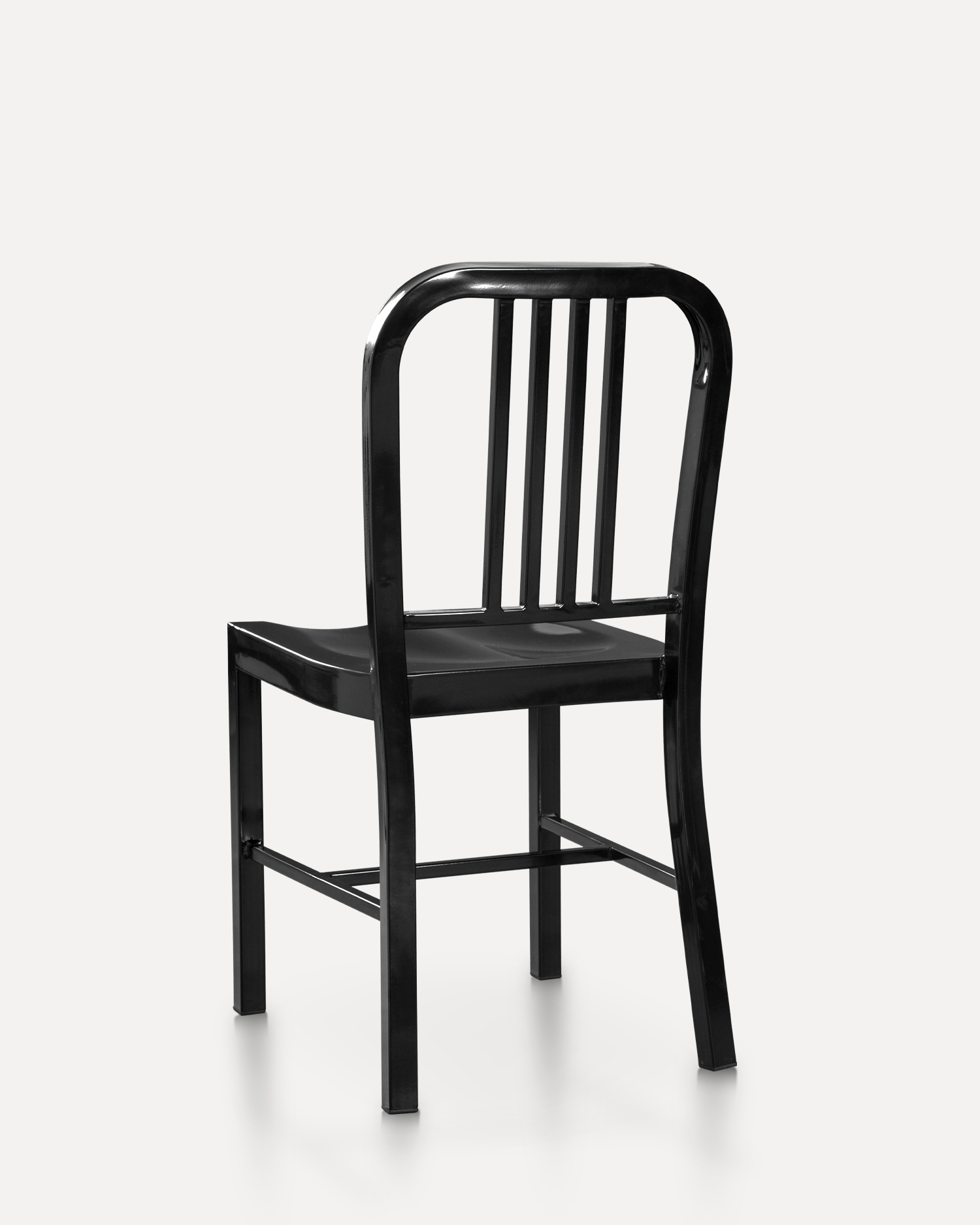 Tidlös designjärnstol Tidlös designjärnstol