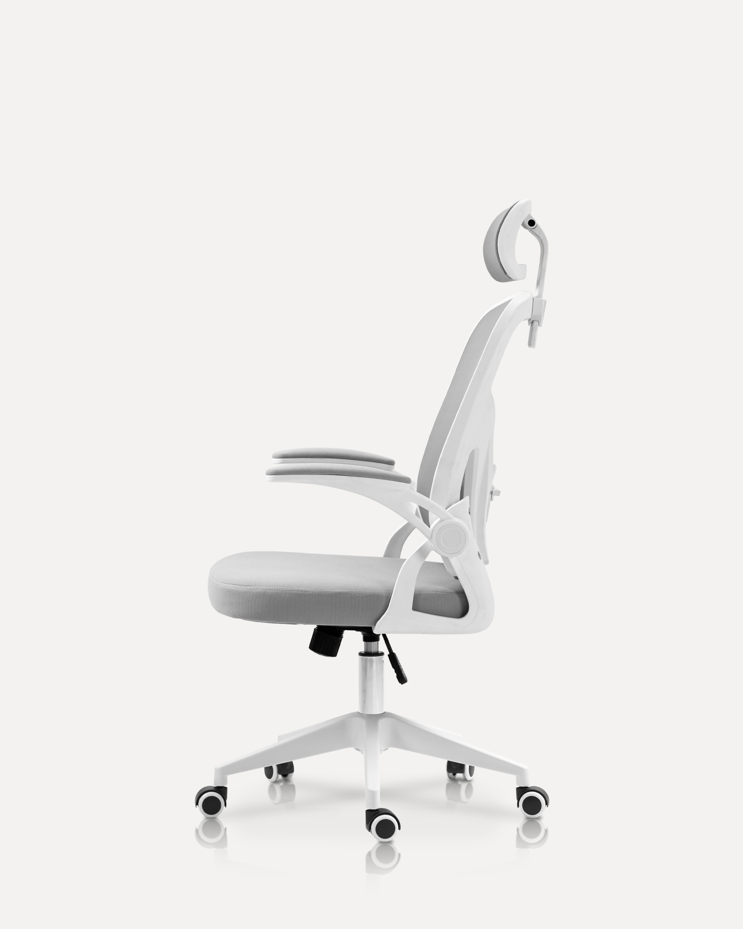 Kontorsstol med justerbart armstöd Kontorsstol med justerbart armstöd