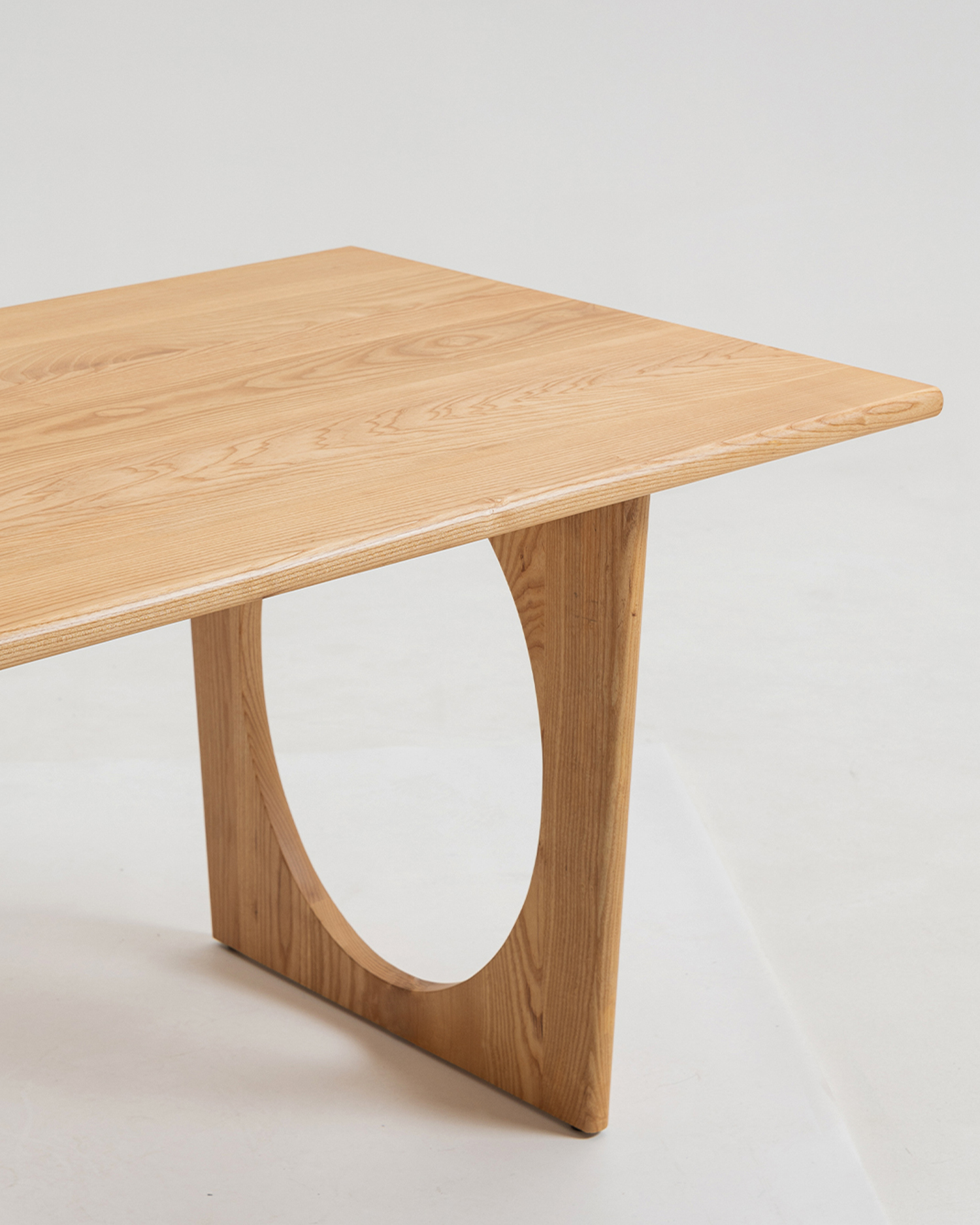 Naturlig skönhet aska träbord Naturlig skönhet aska träbord